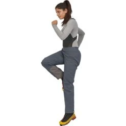 Patagonia Dual Aspect Bib Pant - Women's 16 Patagonia Dual Aspect Bib Pant - Women's -Everlaces Cloth Shop SMOBLU D4